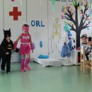 Supergirl a Batman začaly odvážně karnevalovou přehlídku!